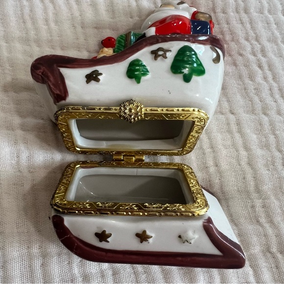 Greenbrier Int Porcelain Santa Claus In Sleigh w/Toys Hinged Trinket Box Holiday - Picture 3 of 4